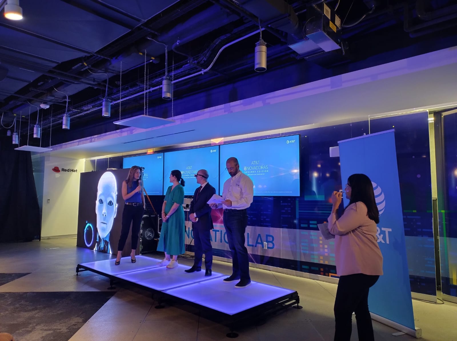 AT&T México anuncia la 2ª convocatoria de eNovadoras para mujeres emprendedoras