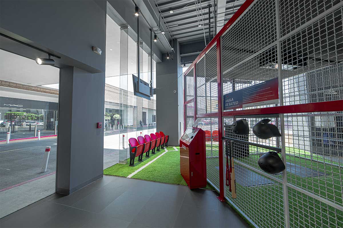 Innova Sports ofrecerá como amenidad en tiendas el simulador de béisbol Strikezon