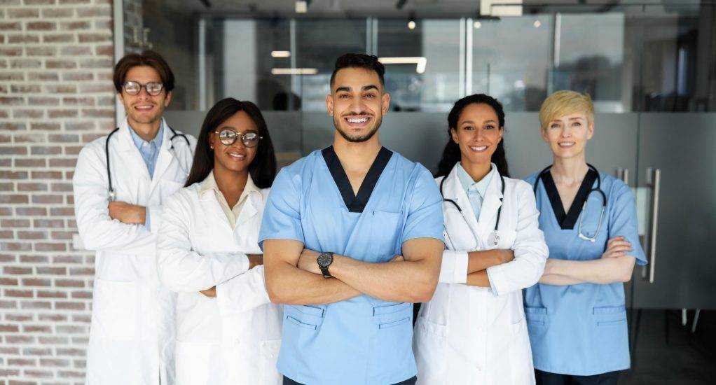 Meddi lanza nueva plataforma para médicos basada en AI