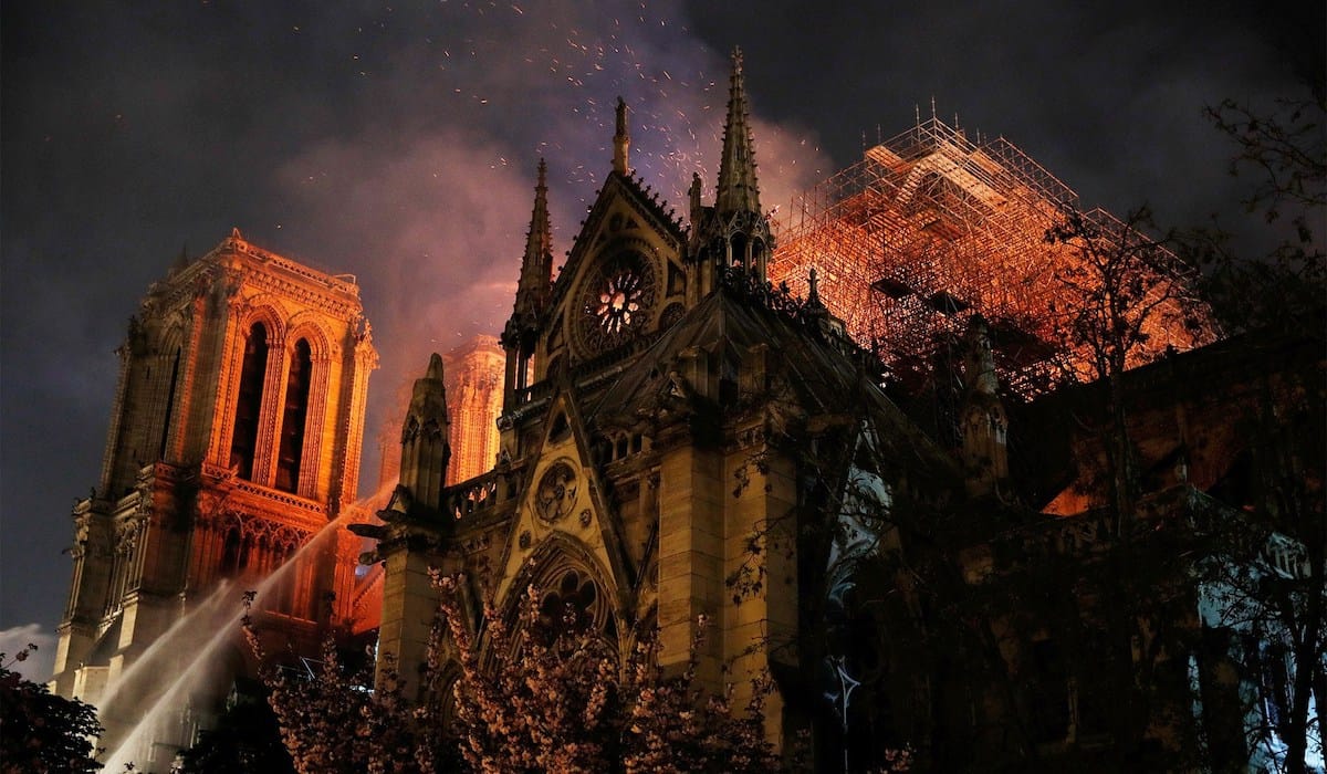 Los empresarios que rescatarán a Notre Dame