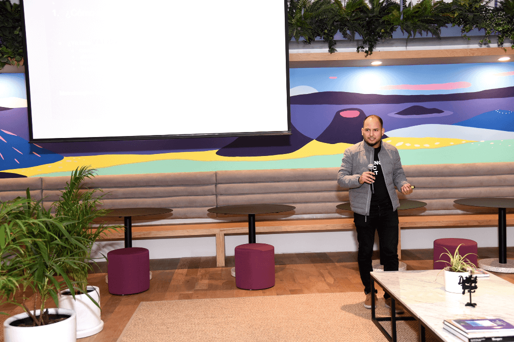 Noches de Pitcheo en Wework