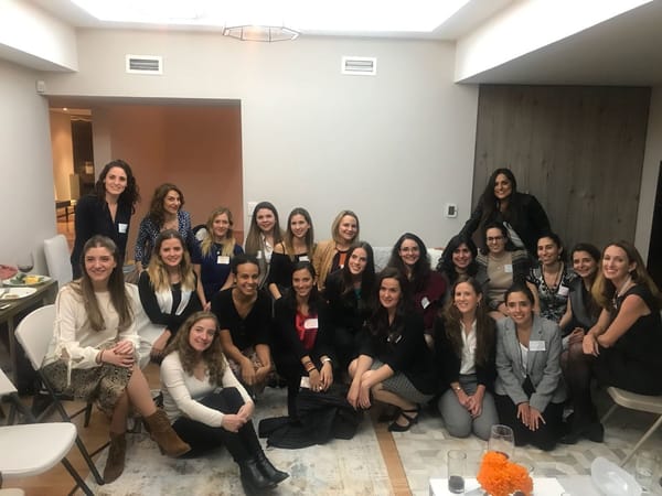 “Mujeres Invirtiendo” se constituye oficialmente y lanza campaña de recaudación en Donadora