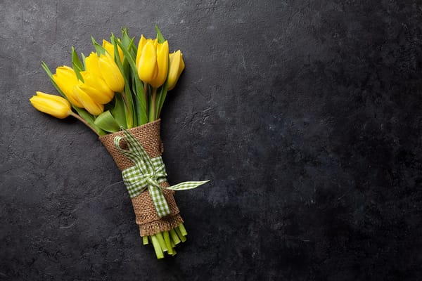 Haz que el Amor Florezca: Top 3 Arreglos Florales para este 14 de Febrero