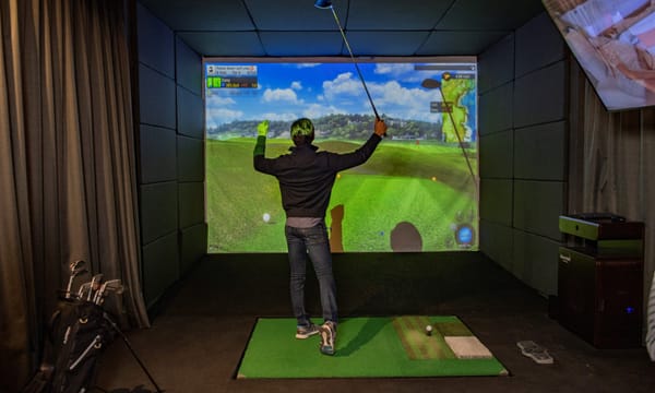 Simuladores de golf Golfzon: entretenimiento, deporte… ¿y mesa de negocios?