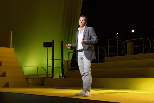 Tesla diseña autos eléctricos para un mundo más sustentable