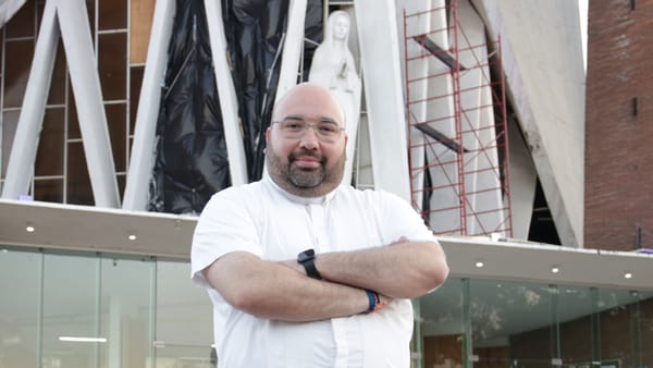 Cuando Dios entra a la oficina, entrevista con el Padre Borre