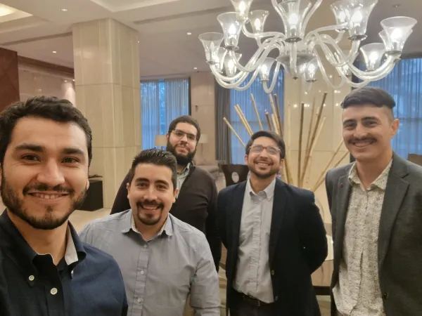 The Earth Says, startup que aplica inteligencia artificial en el manejo de las abejas